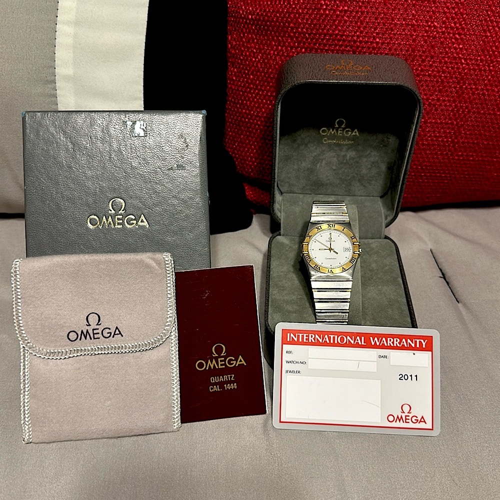 Men’s Vintage Omega Constellation Watch. Everything included…